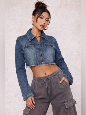 PrettyLittleThing Petite Indigo Blue Wash Raw Hem Cropped Denim Jacket US 2 NWT